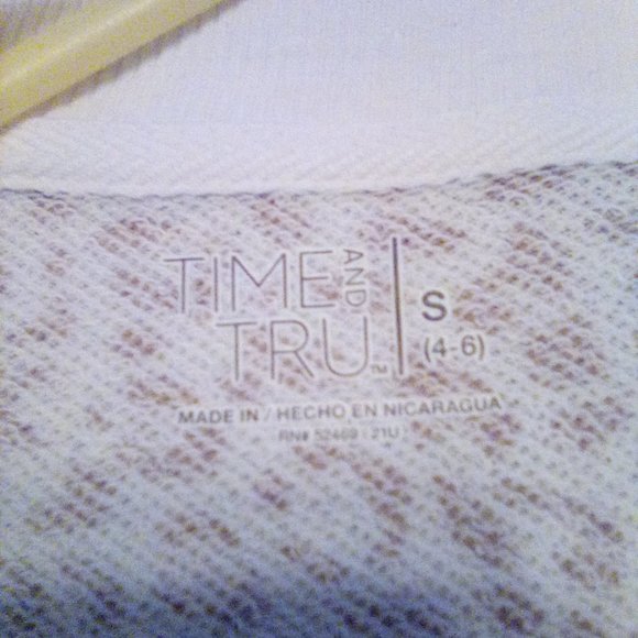 Time and Tru Giraffe Design Sweatshirt - Picture 4 of 7